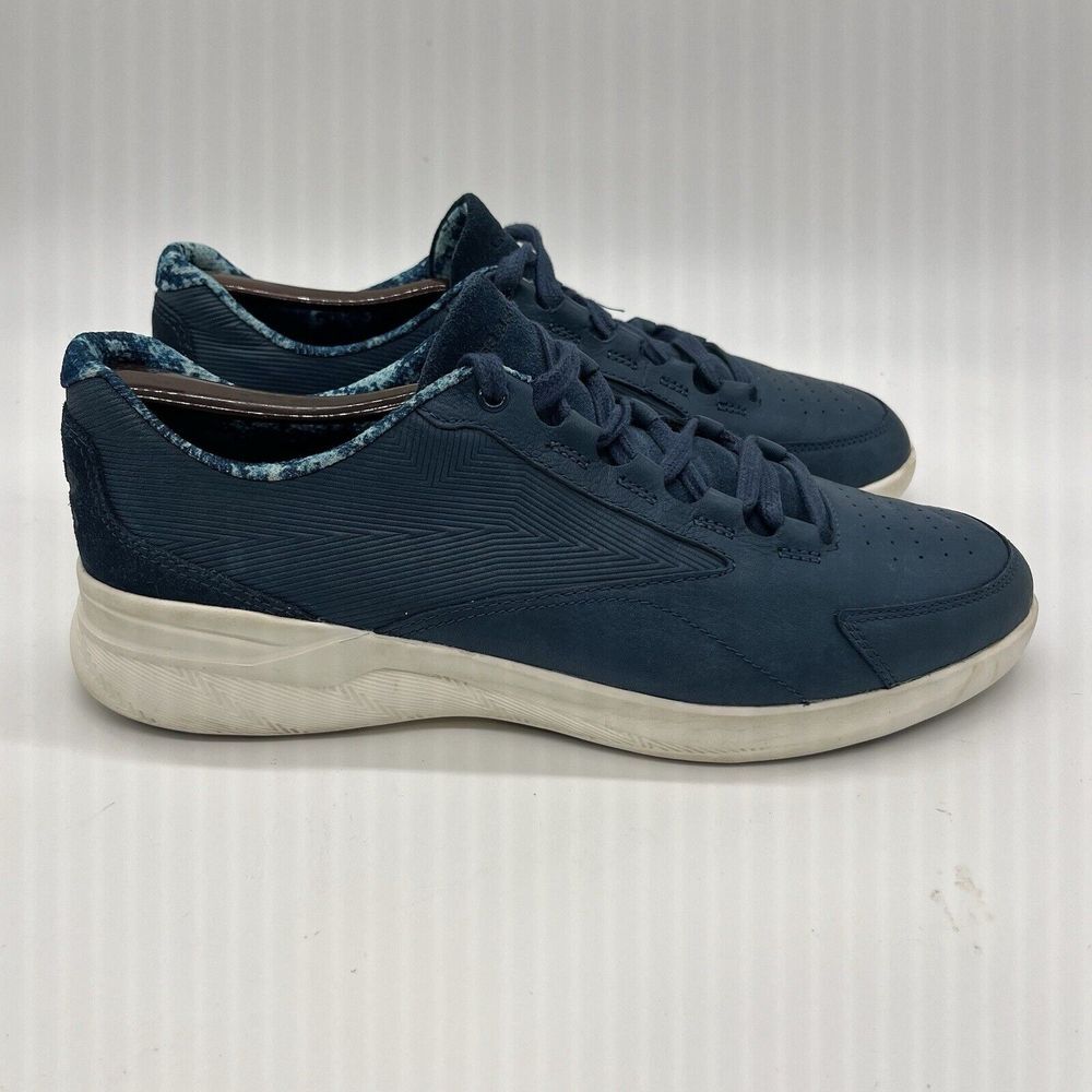 Under Armour Women's 9 Charged Luxe Blue Leather‎ Shoe 1296223-918